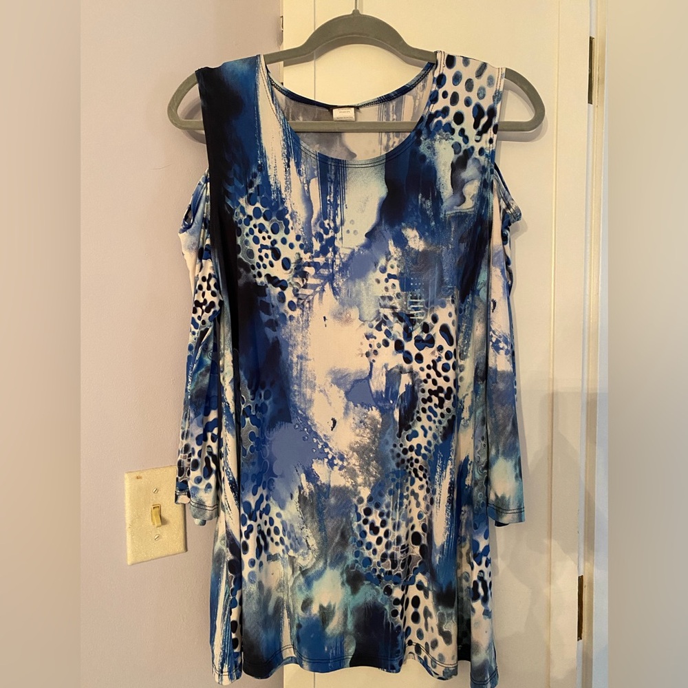 Abstract Blue Top - Picture 3 of 9